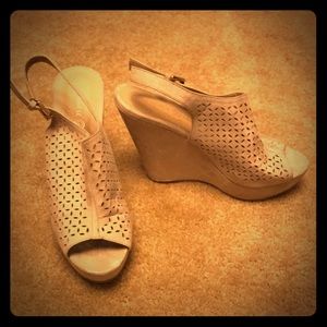 Sexy, open toed suede wedges!